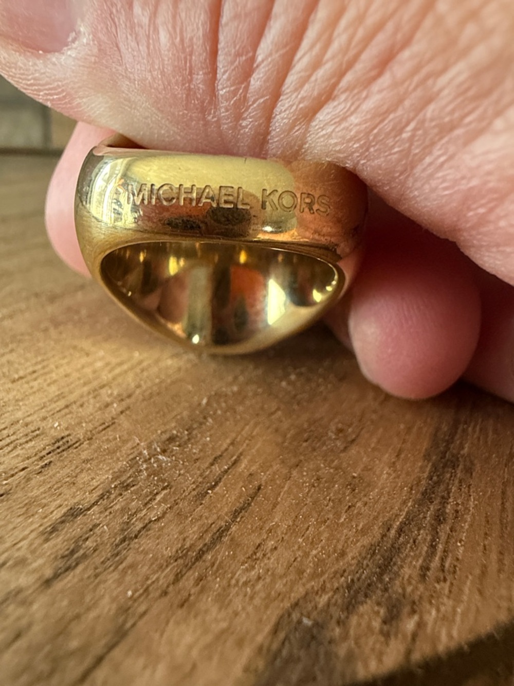Vintage inspired Michael Kors Gold Tone & Tortoise Cocktail Ring - Picture 2 of 11